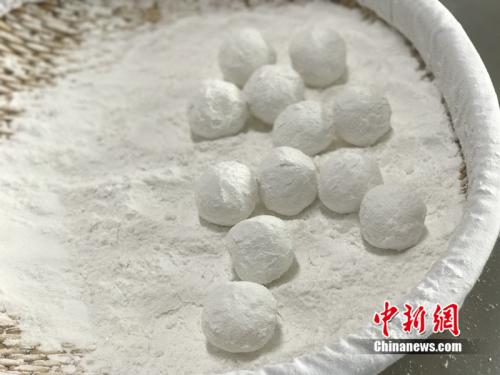 ԪʱҪãմˮͶʢŴ׷۵ҡ<a target='_blank'  data-cke-saved-href='http://www.chinanews.com/' href='http://www.chinanews.com/' ><p  align=