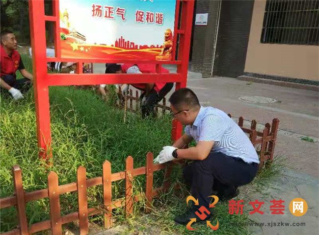 南京江寧建南社區黨員義務勞動引領環境提升