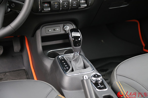 СSUVԼݶAX4