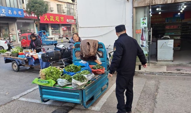 南京六合金牛湖城管中队巧用“绣花功夫”提升城市治理温度与精度