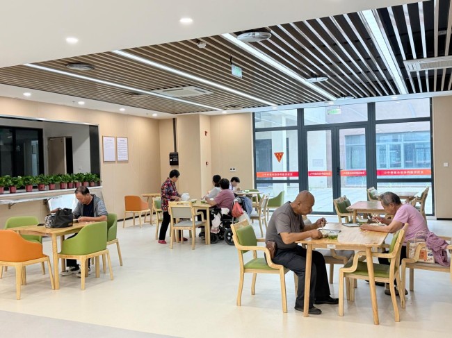 南京六合龙池街道“银龄拼好饭”开席啦!